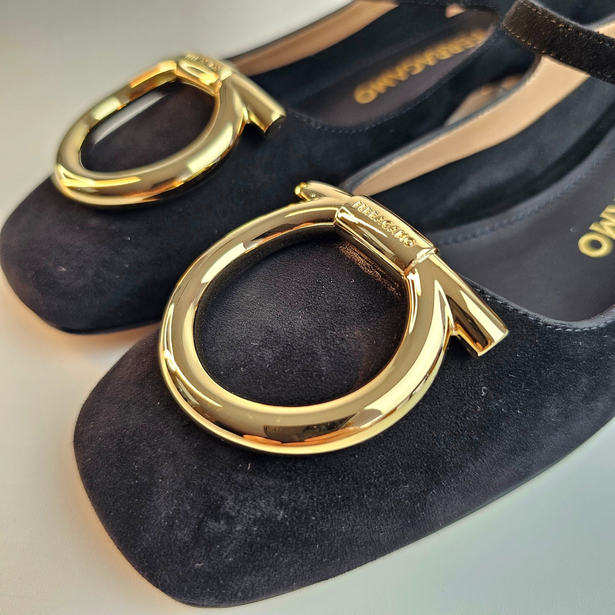 FERRAGAMO Mary Jane Marry 2 Gold/Black Suede Heeled Ballerina Pumps New
