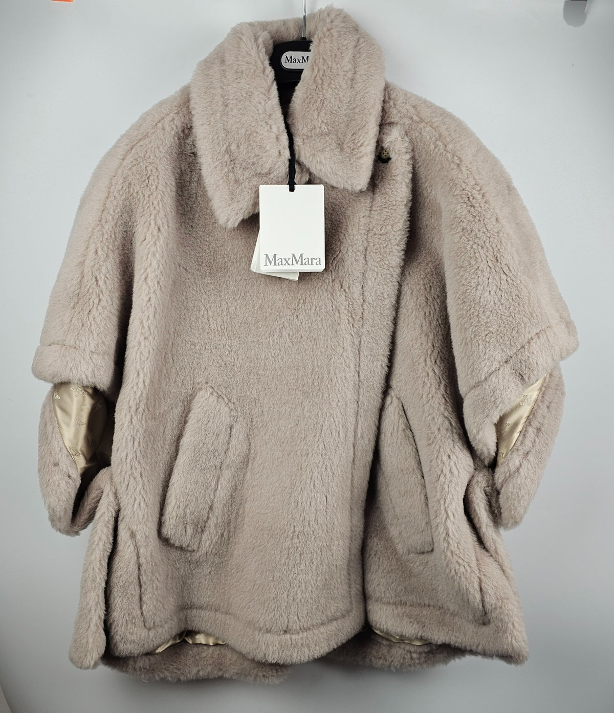 MAX MARA Tebe Teddy Beige Fuzzy Cape Jacket New & Authentic