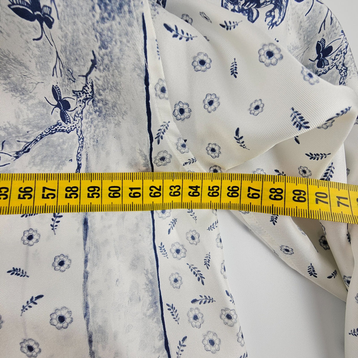 DIOR $2250 White And Navy Blue Silk Shirt New & Authentic Size 39
