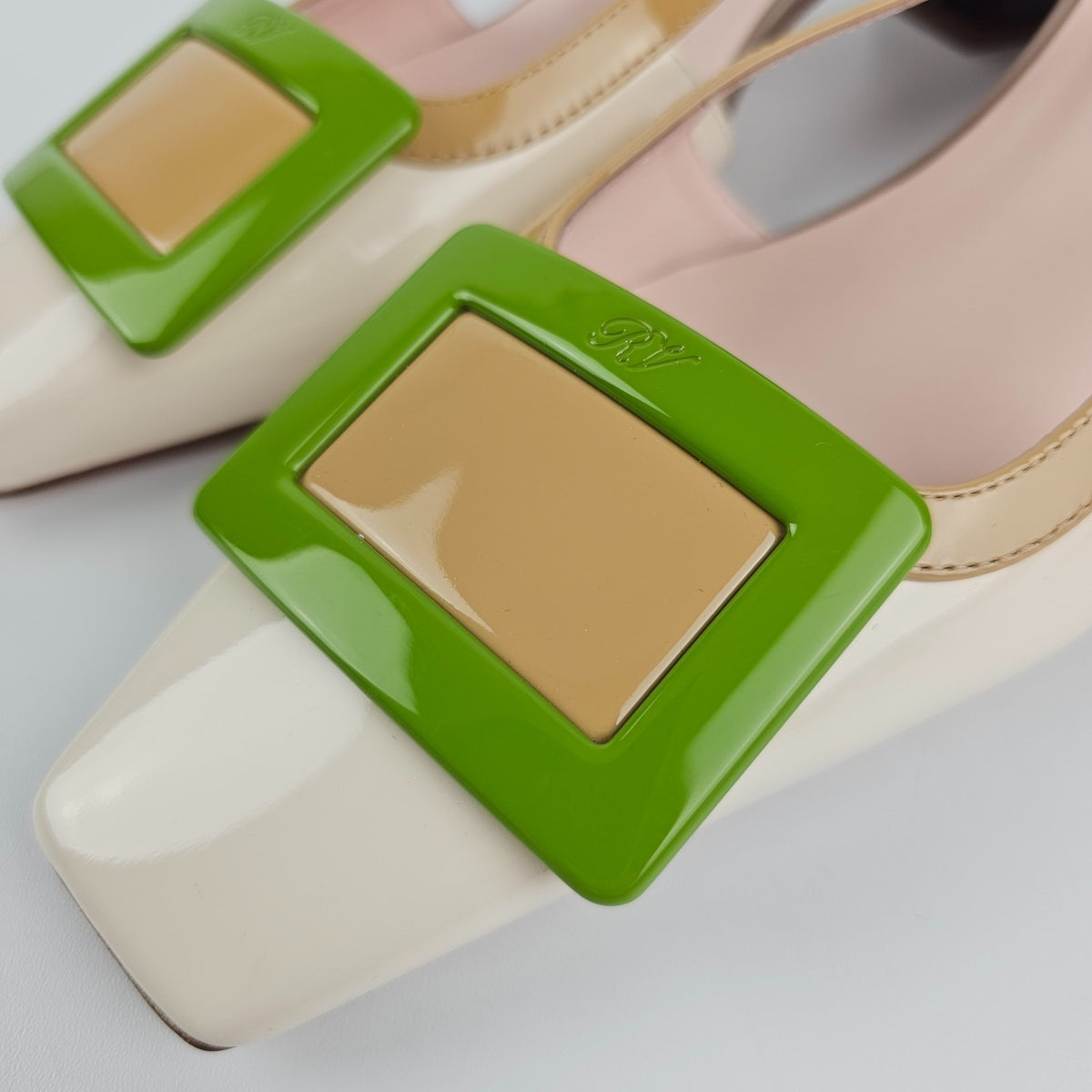 ROGER VIVIER Belle Vivier Multicolor Patent Leather 45mm Pumps Size 39 US 9
