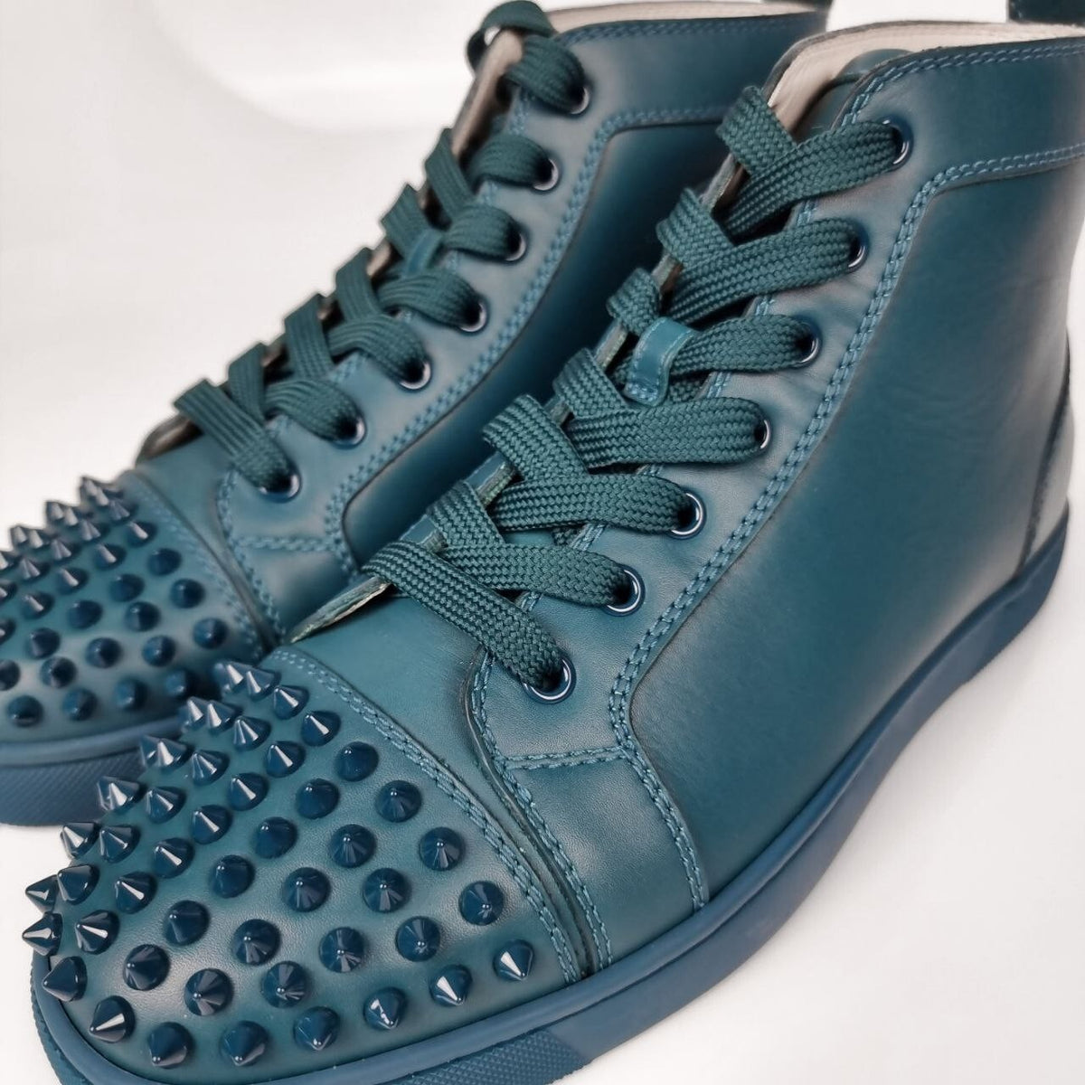 CHRISTIAN LOUBOUTIN Lou Spikes Amazonia Size 41.5 US 8.5