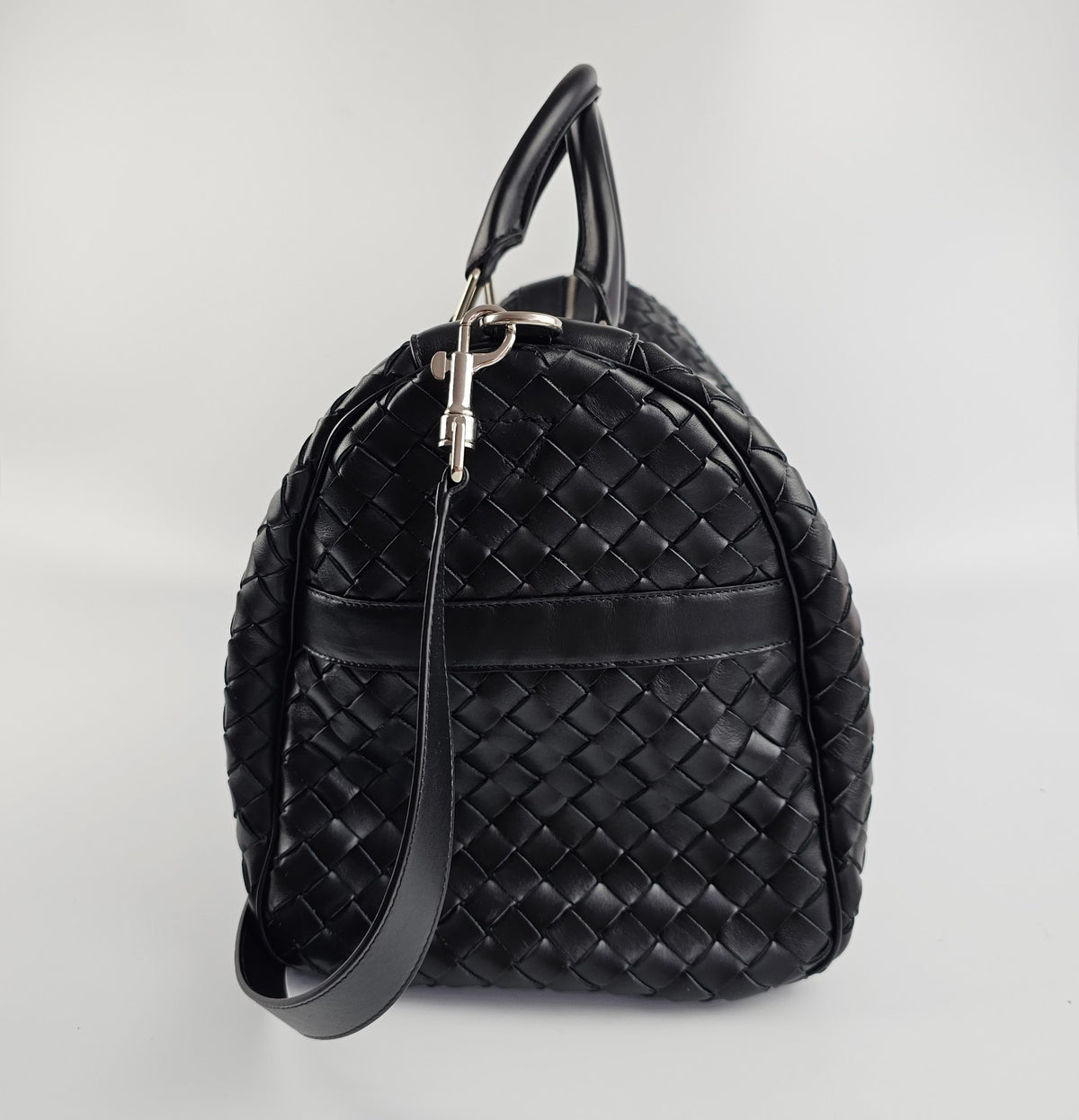 BOTTEGA VENETA Black Intrecciato Leather Medium Duffle Bag New & Authentic