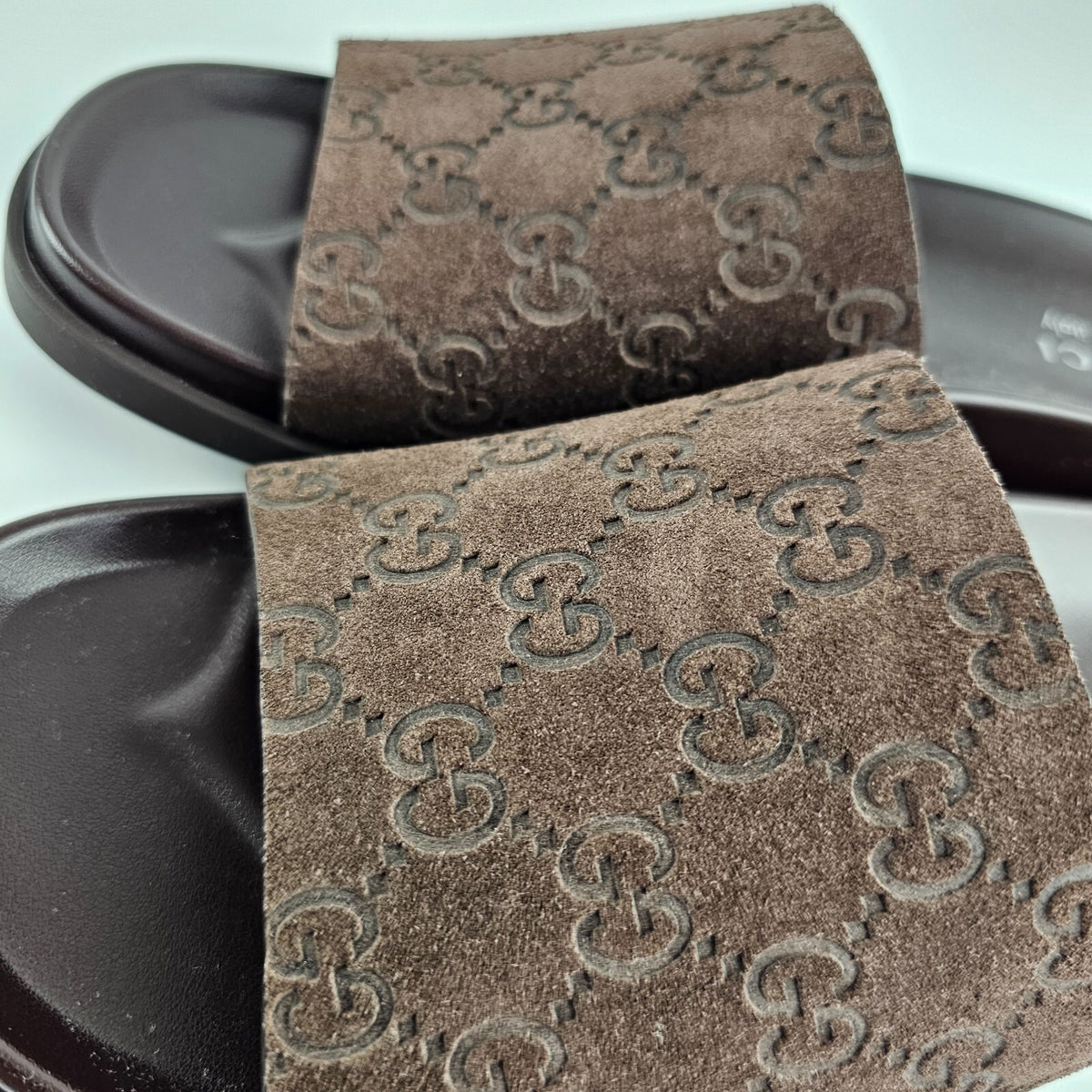GUCCI $820 Men's Brown GG Suede Slide Sandals New & Authentic