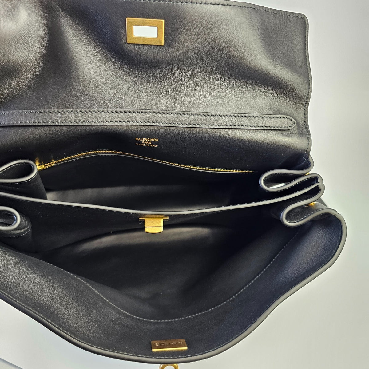 BALENCIAGA Rodeo Medium $4450 Black With Gold Leather Handbag New And Authentic