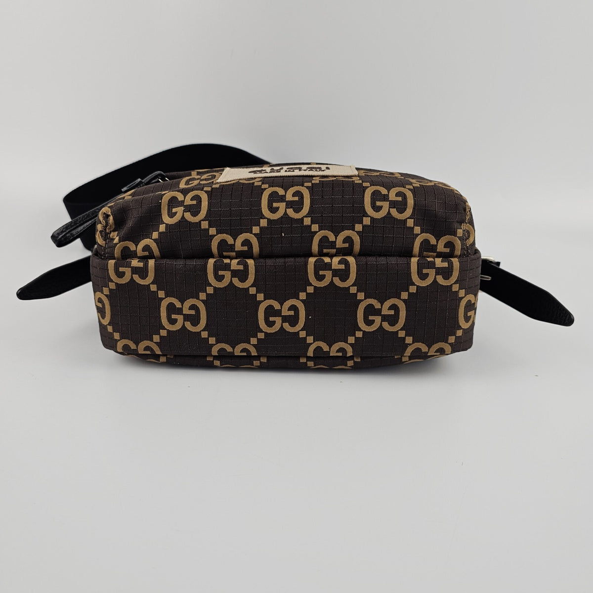 GUCCI $1680 Ebony And Beige GG Ripstop Crossbody Bag New & Authentic