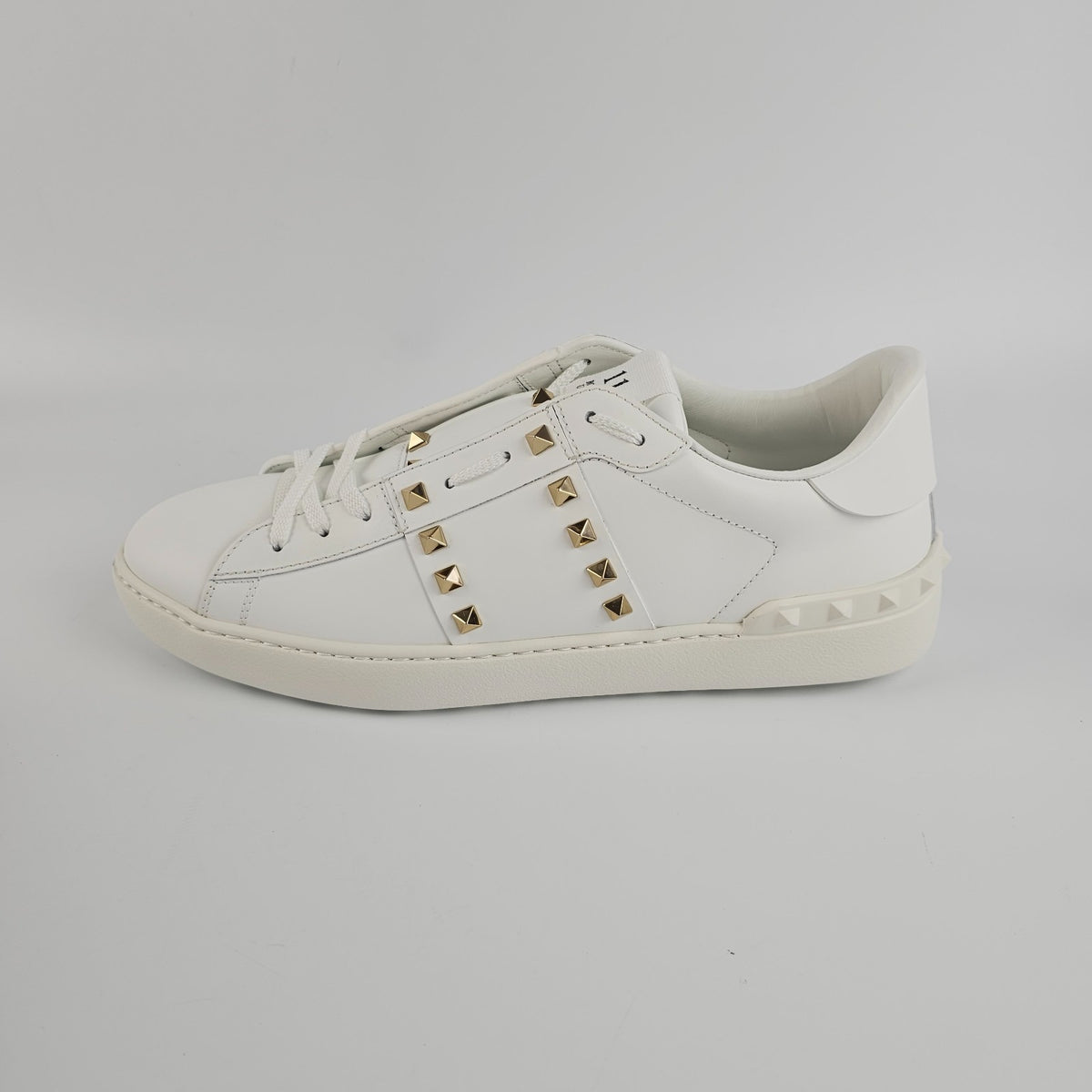 VALENTINO GARAVANI Rockstud Untitled White Sneakers New & Authentic