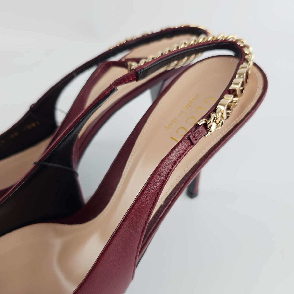 GUCCI Signoria $1150 Rosso Ancora Red Leather Slingback Pumps New & Authentic