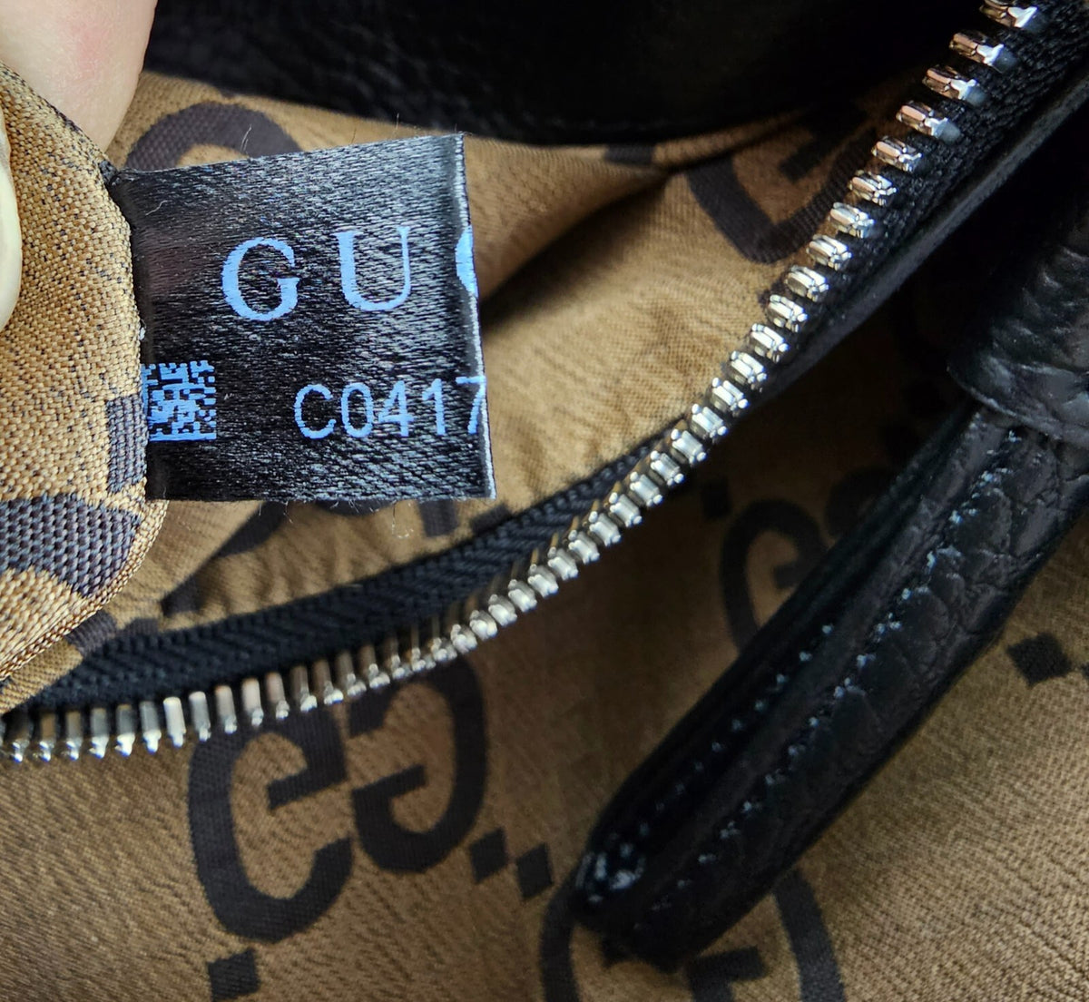 GUCCI $1680 Ebony And Beige GG Ripstop Crossbody Bag New & Authentic