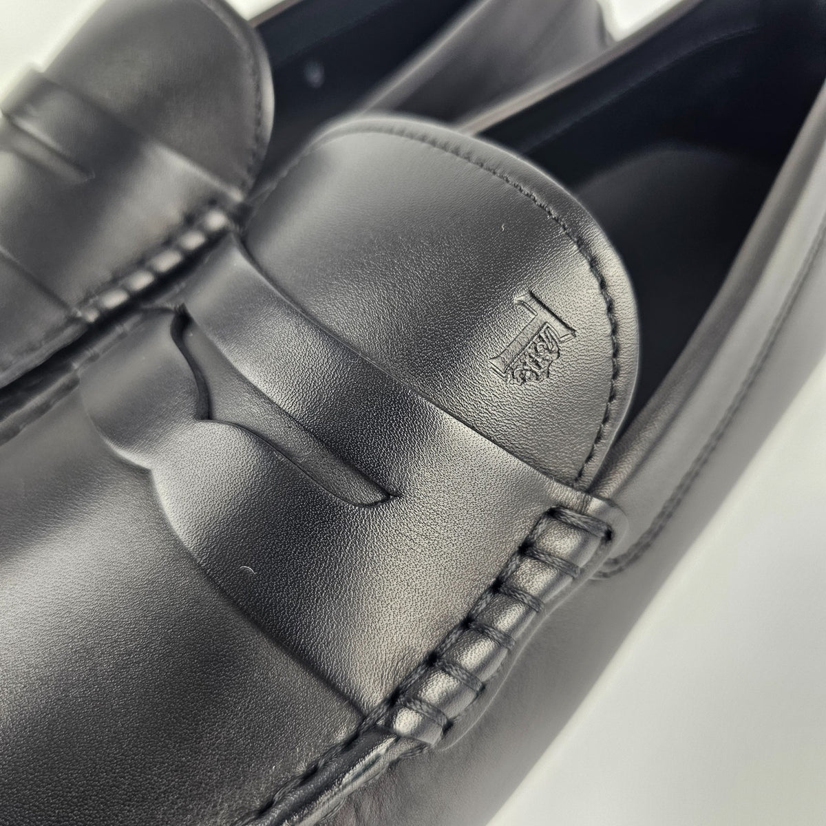 TOD'S City Gommino Black Loafers New & Authentic