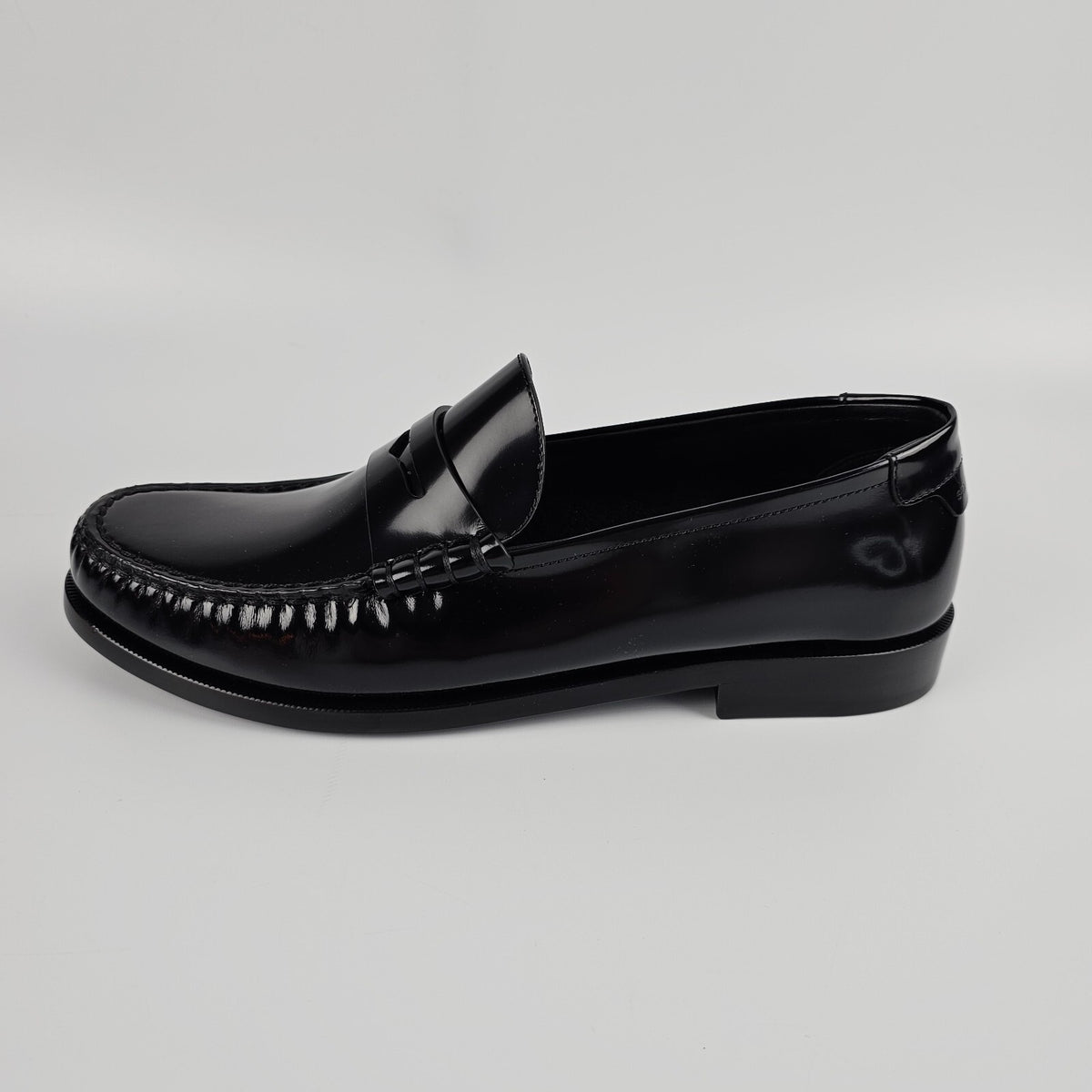 Saint Laurent Le 15 Women's Black Patent Leather Loafers New And Authentic