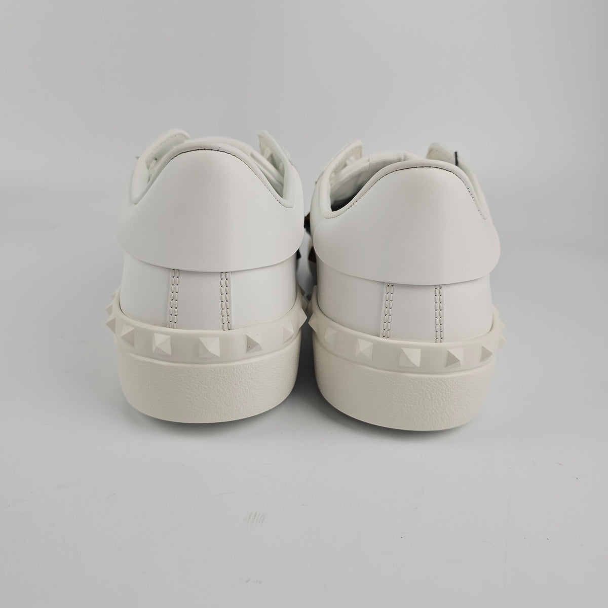 VALENTINO GARAVANI Rockstud Untitled White/Gold Sneakers New & Authentic
