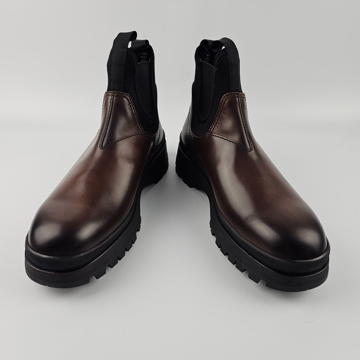 PRADA $1450 Ebony Brown Leather And Stretch Fabric Chelsea Boots New/Authentic