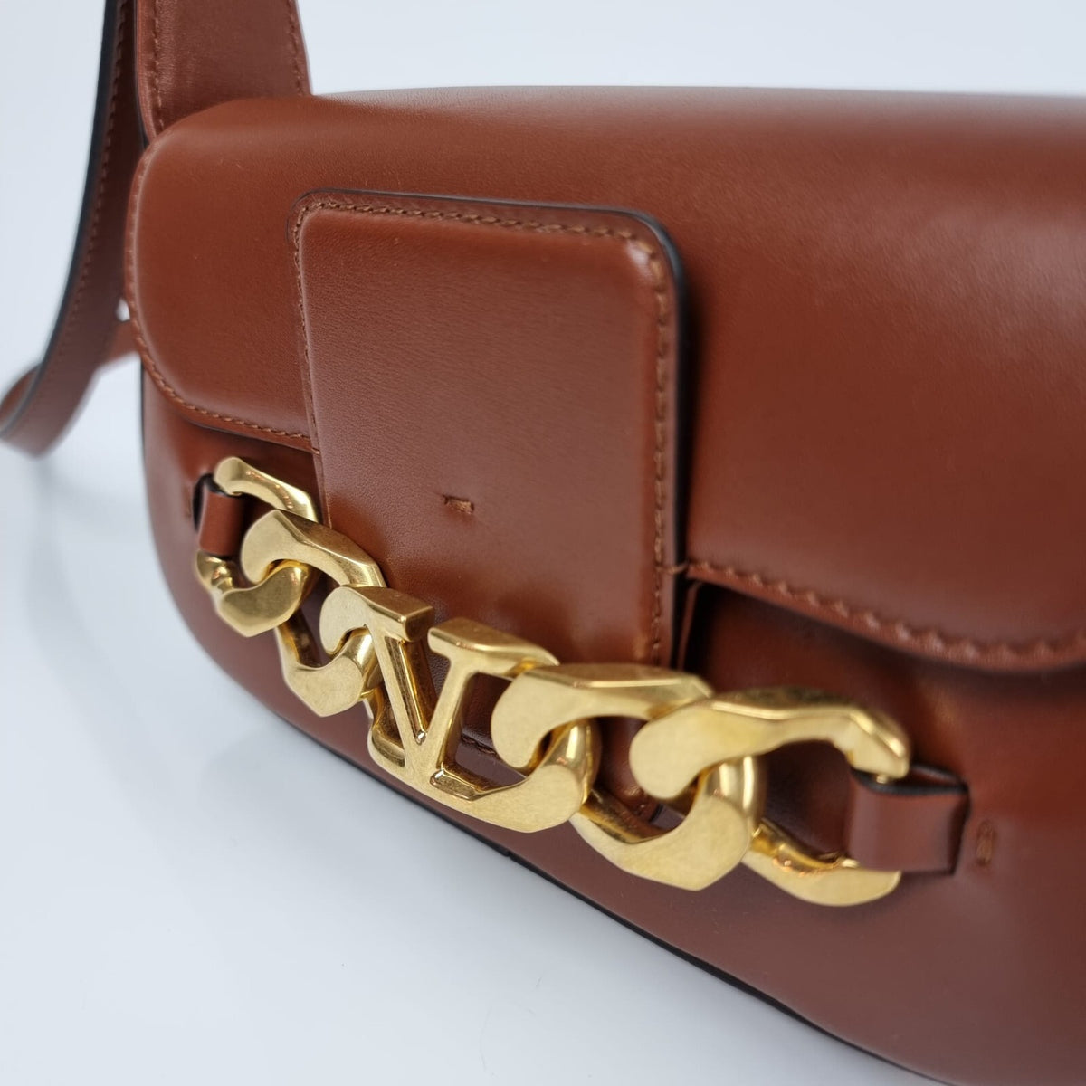 VALENTINO GARAVANI Small V Chain Leather  Brown Shoulder Bag