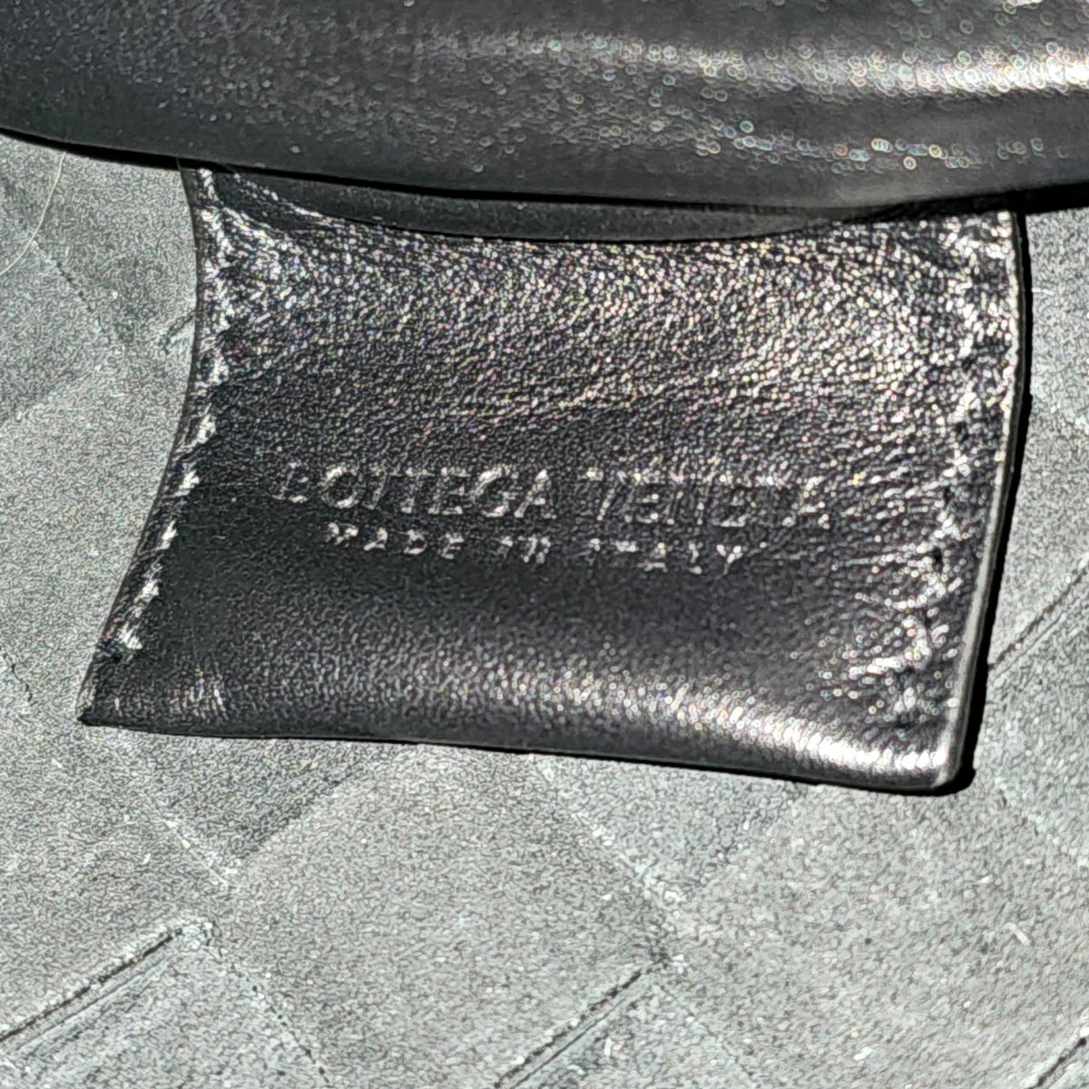 BOTTEGA VENETA Black Intrecciato Leather Medium Duffle Bag New & Authentic