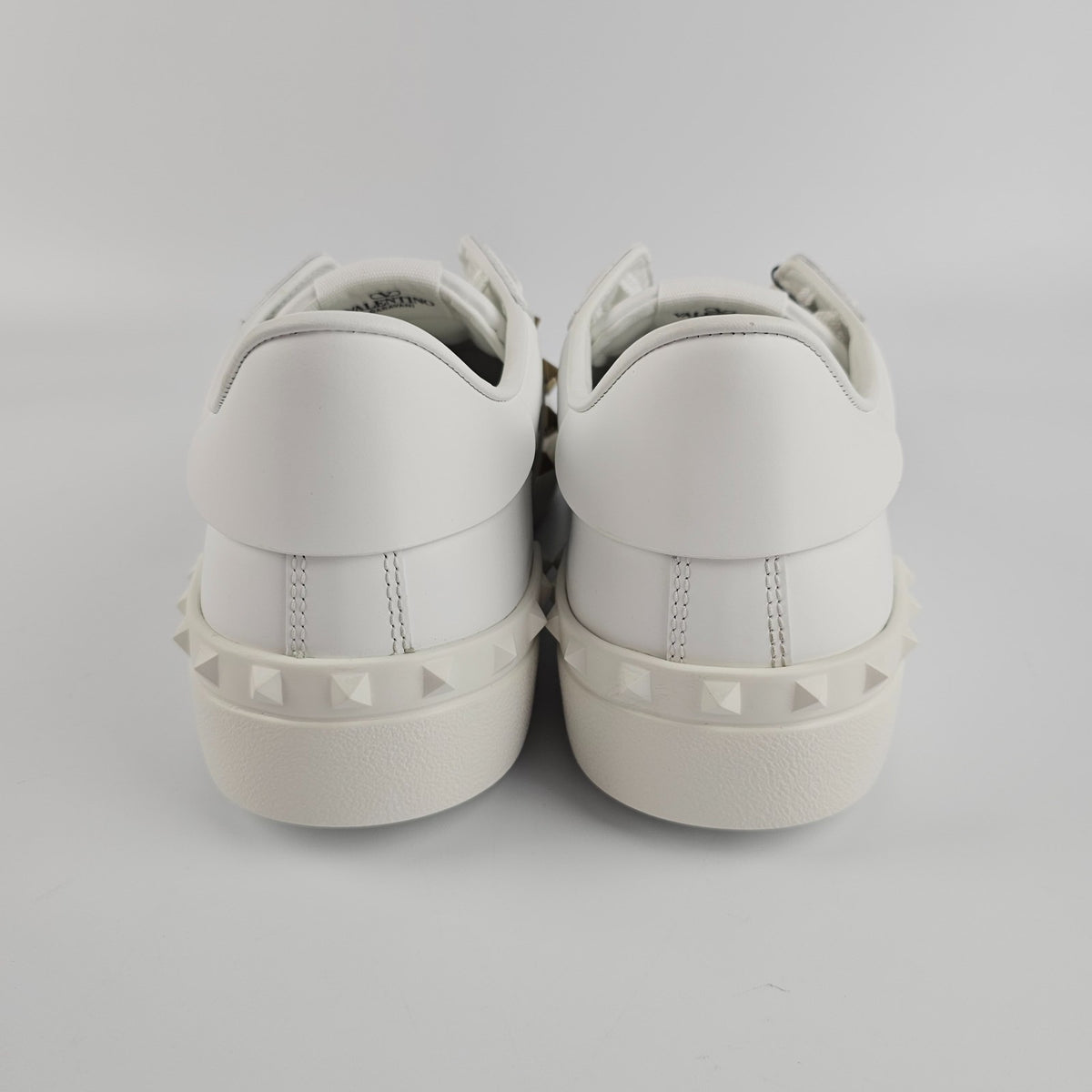 VALENTINO GARAVANI Rockstud Untitled White Sneakers New & Authentic