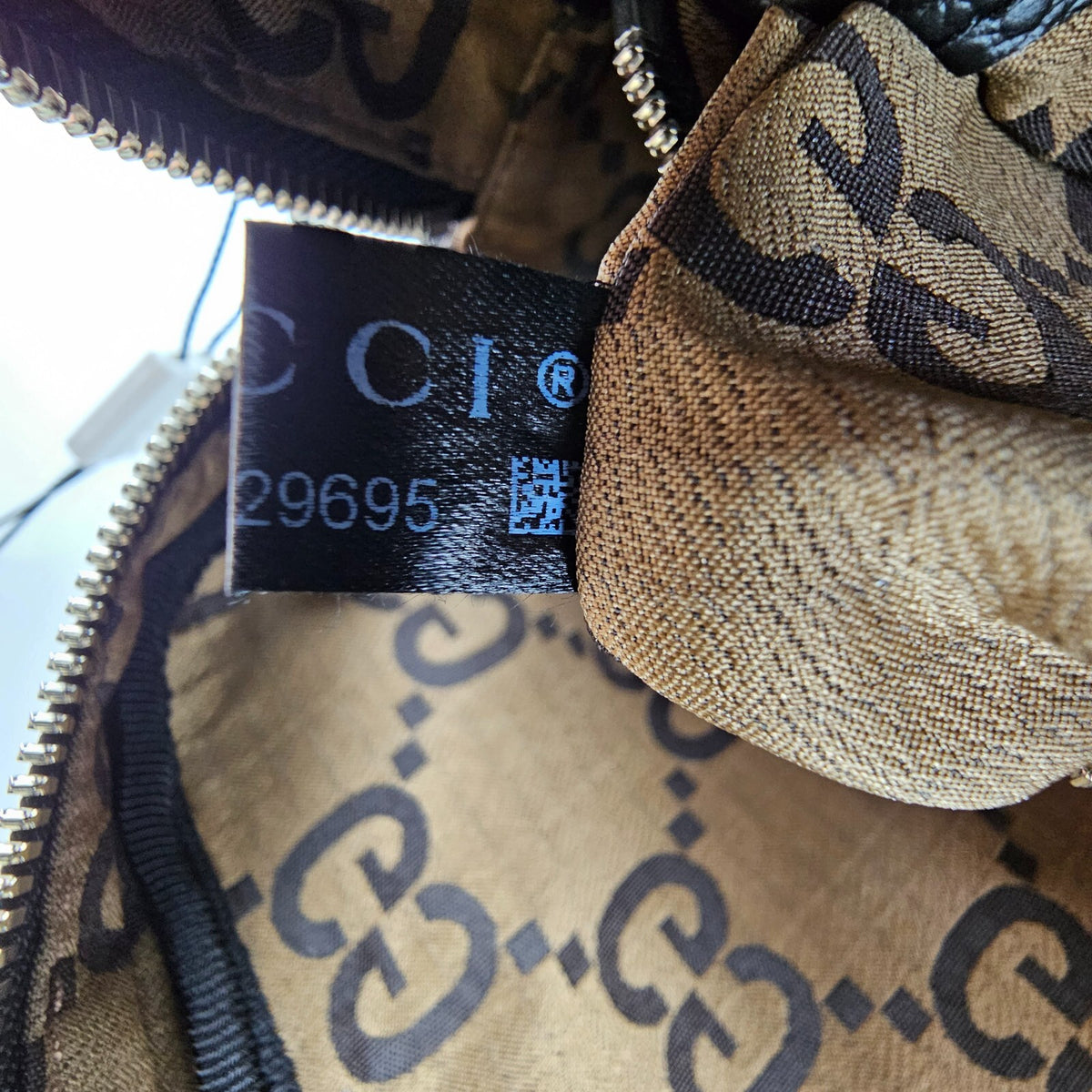 GUCCI $1680 Ebony And Beige GG Ripstop Crossbody Bag New & Authentic