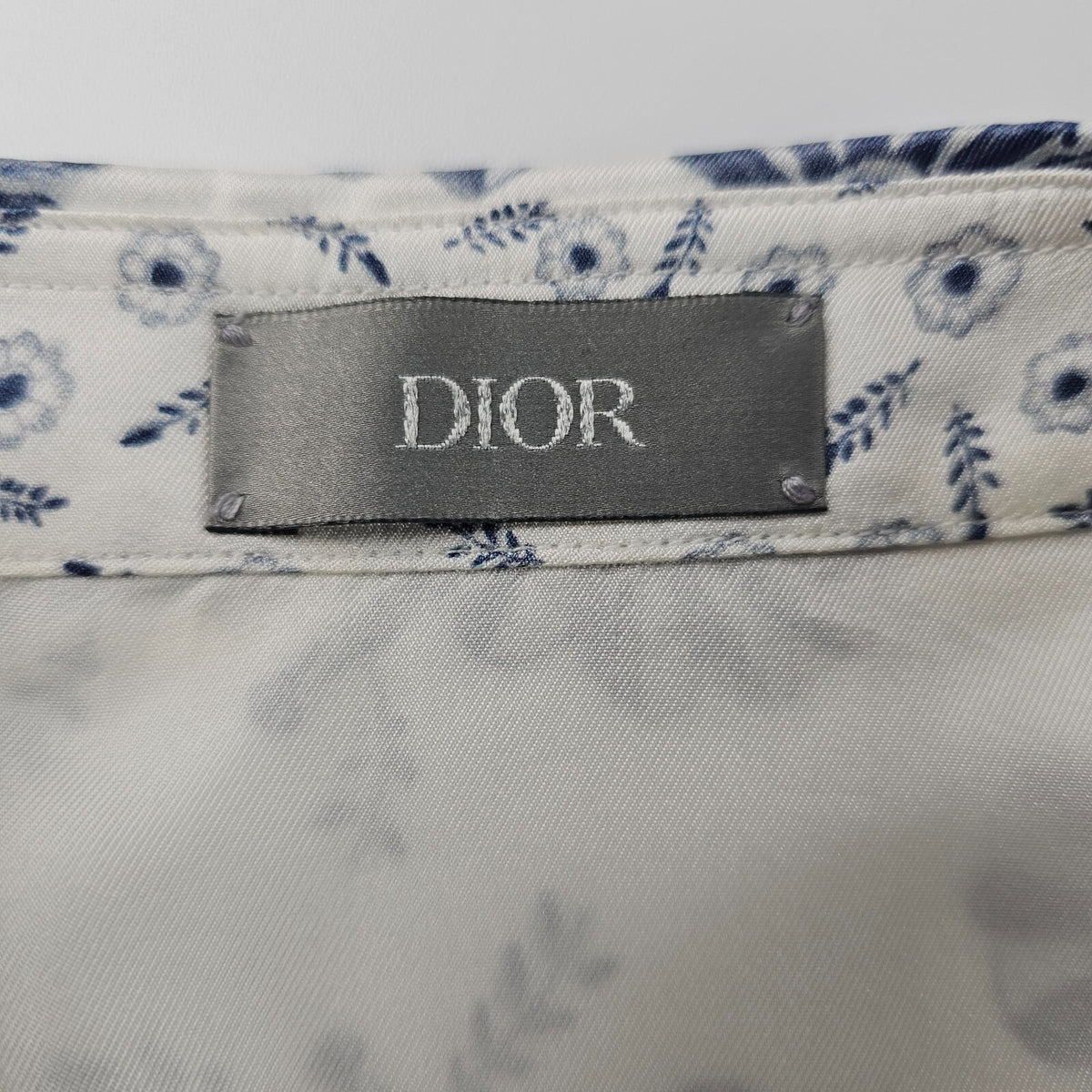 DIOR $2250 White And Navy Blue Silk Shirt New & Authentic Size 39