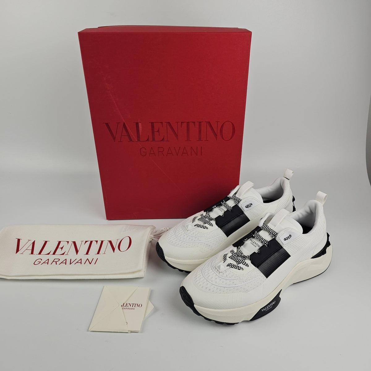 VALENTINO GARAVANI True Act $980 White/Black Sneakers New And Authentic