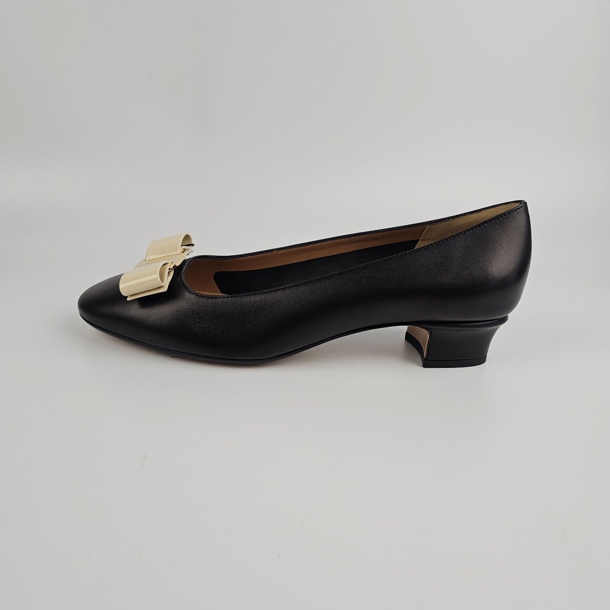 FERRAGAMO Vara Black Leather 35mm Heel Shoes New & Authentic