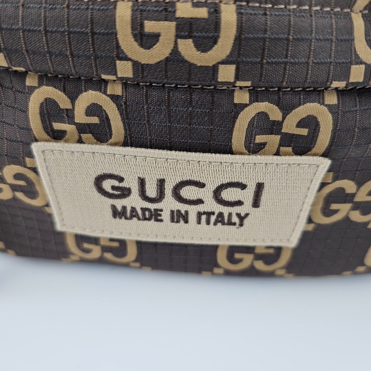GUCCI $1680 Ebony And Beige GG Ripstop Crossbody Bag New & Authentic