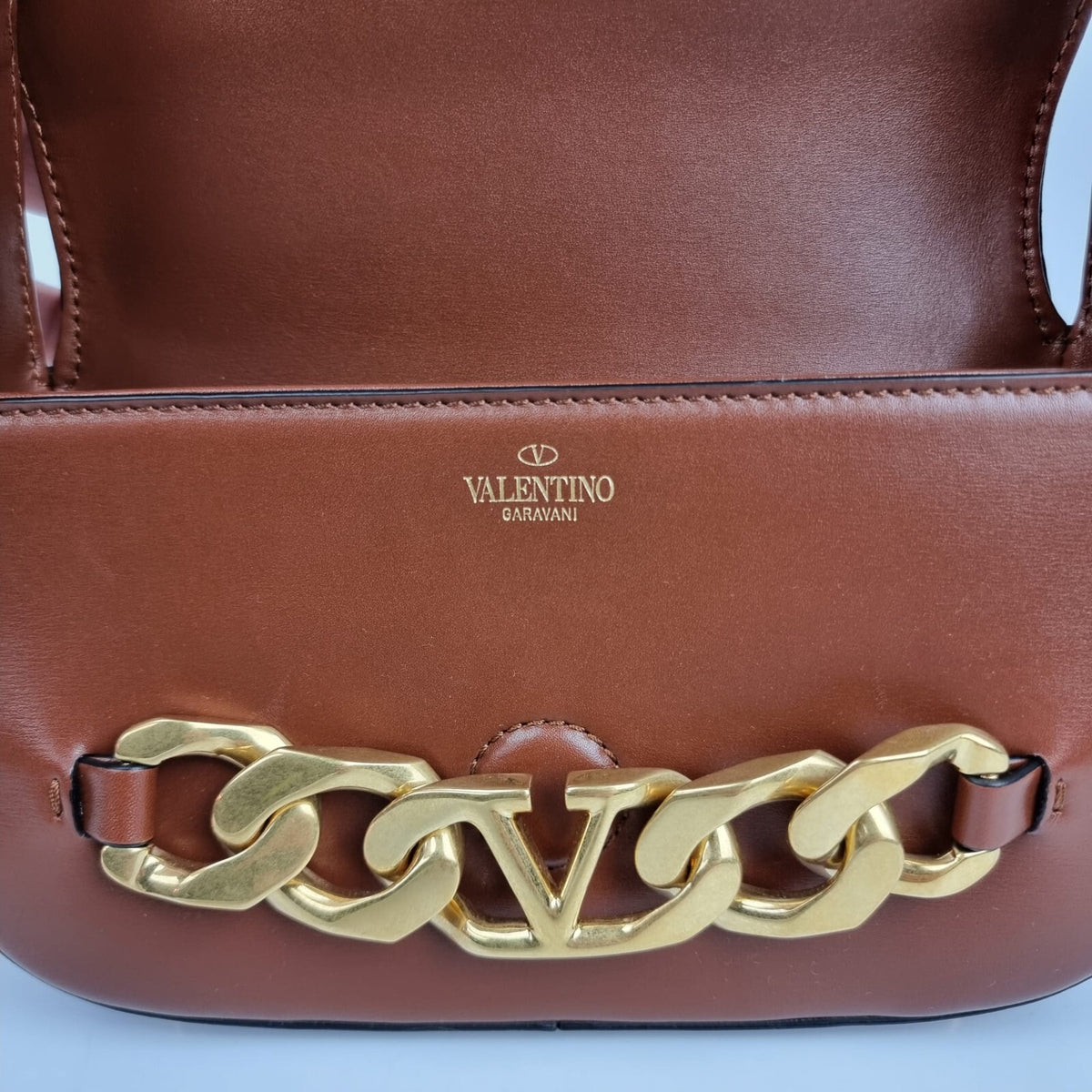 VALENTINO GARAVANI Small V Chain Leather  Brown Shoulder Bag