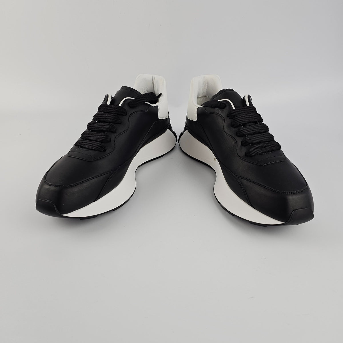 ALEXANDER MCQUEEN Sprint Runner $850 Men's Black/White Sneakers New & Authentic