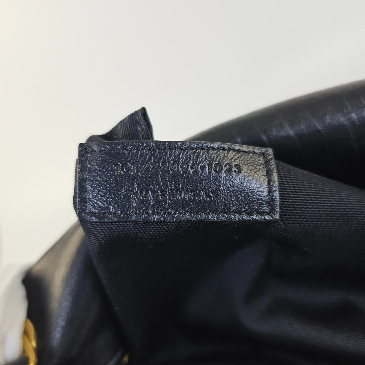 Saint Laurent Calypso Large $3500 Black Grained Lambskin Shoulder Bag New