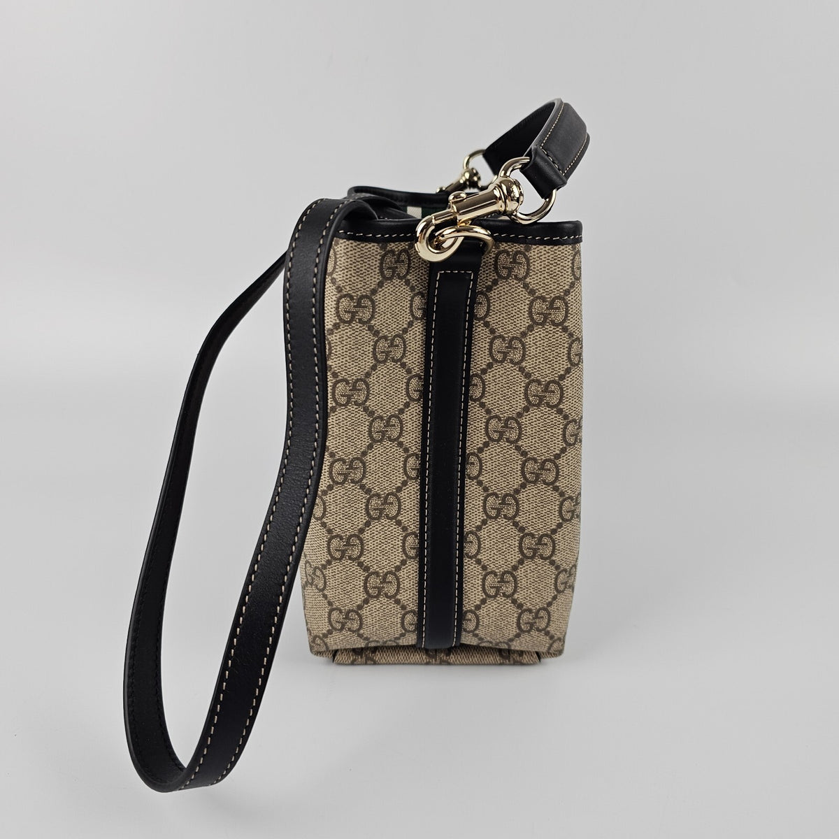 GUCCI GG Emblem Small $2280 Beige And Dark Brown Fabric Bucket Bag New