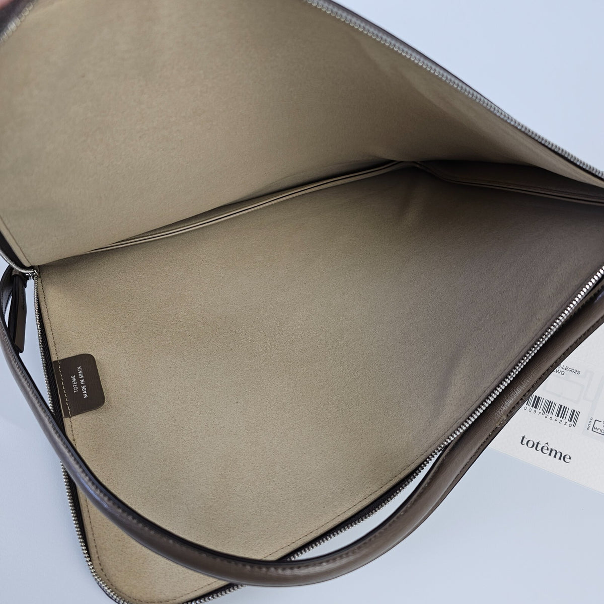 TOTEME $590 Ash Slim Tote Bag New And Authentic