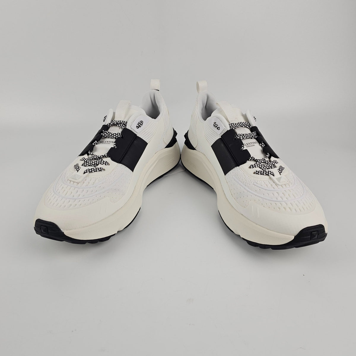 VALENTINO GARAVANI True Act $980 White/Black Sneakers New And Authentic