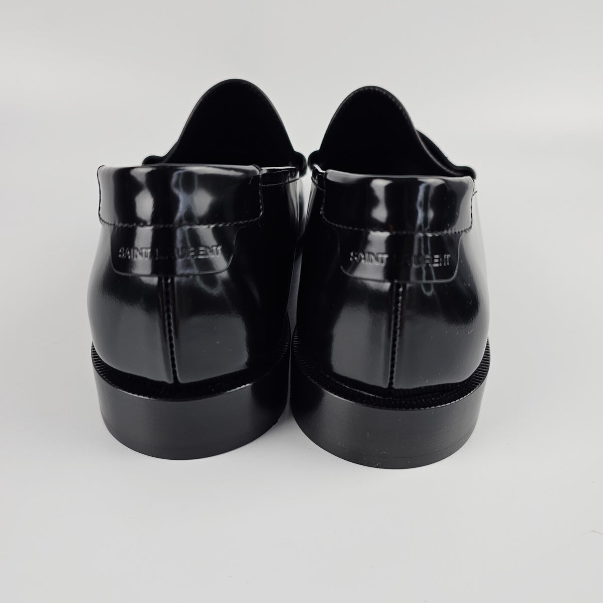 Saint Laurent Le 15 Women's Black Patent Leather Loafers New And Authentic