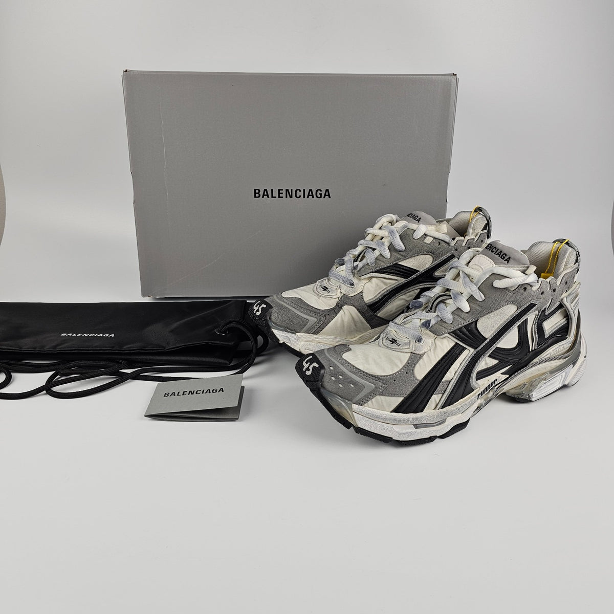BALENCIAGA Runner Men's Gray Low Top Sneakers New
