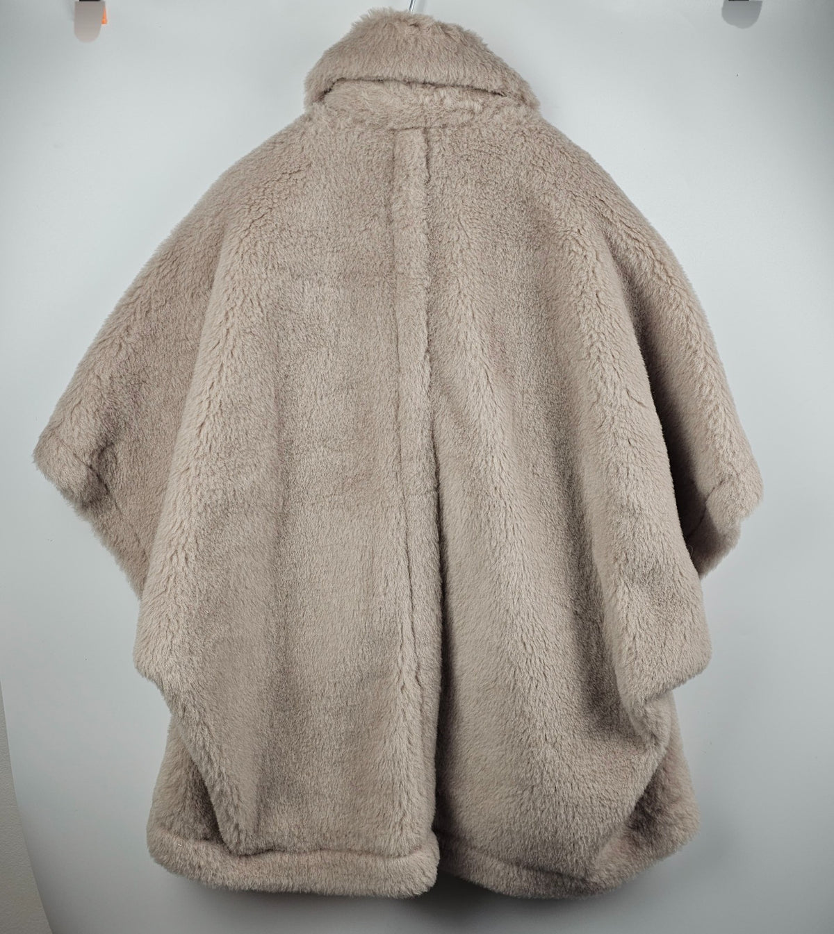 MAX MARA Tebe Teddy Beige Fuzzy Cape Jacket New & Authentic