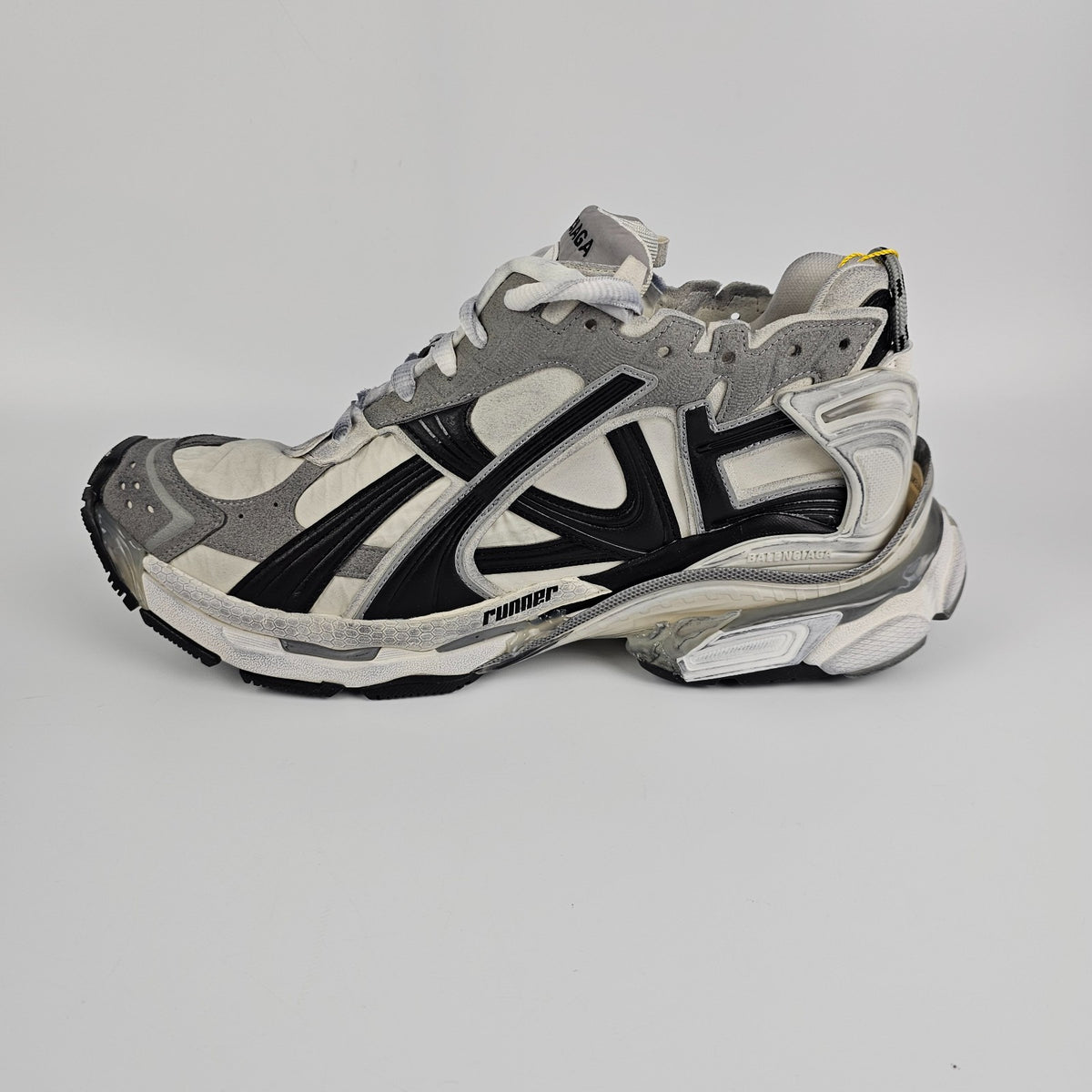 BALENCIAGA Runner Men's Gray Low Top Sneakers New
