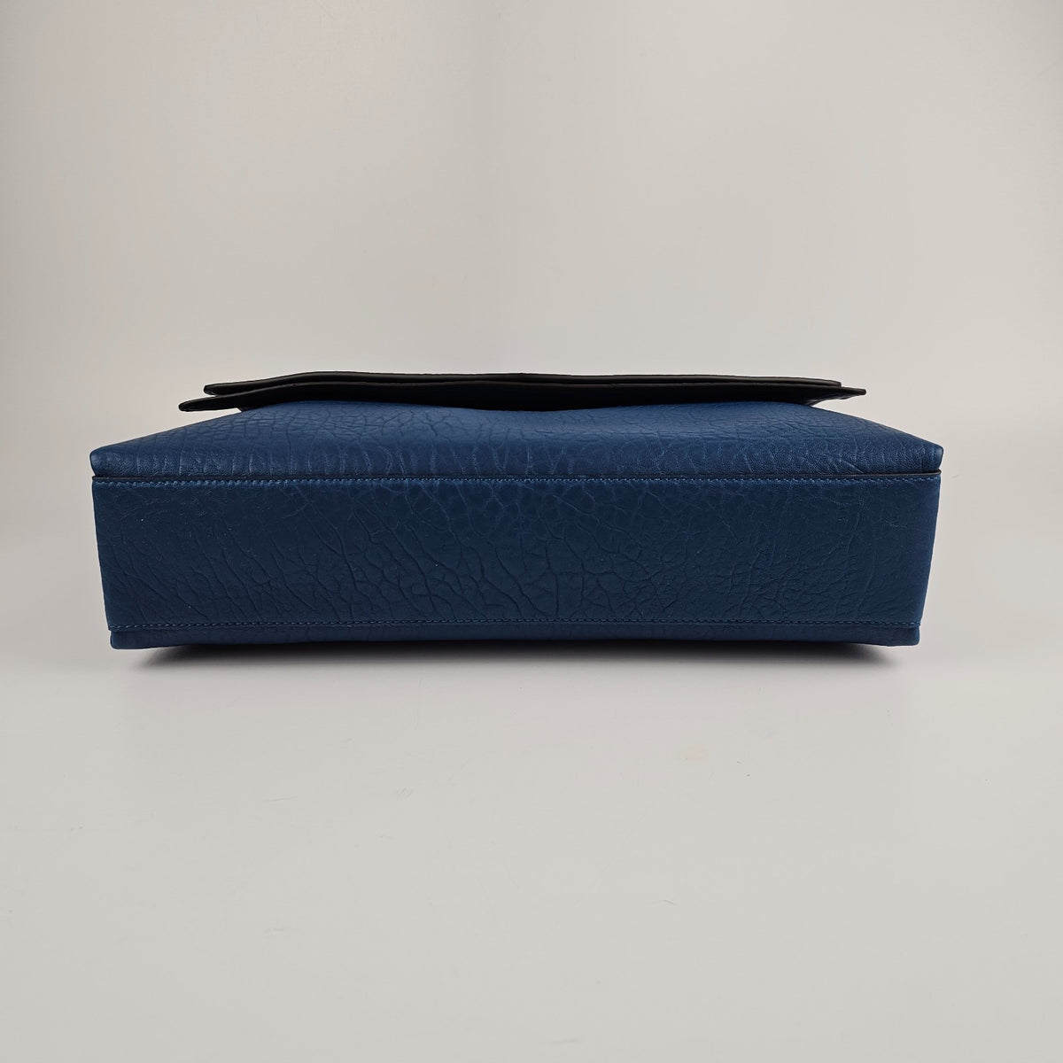 GUCCI $4600 Cobalt Blue GG Leather Large With Chain Shoulder Bag New & Authentic