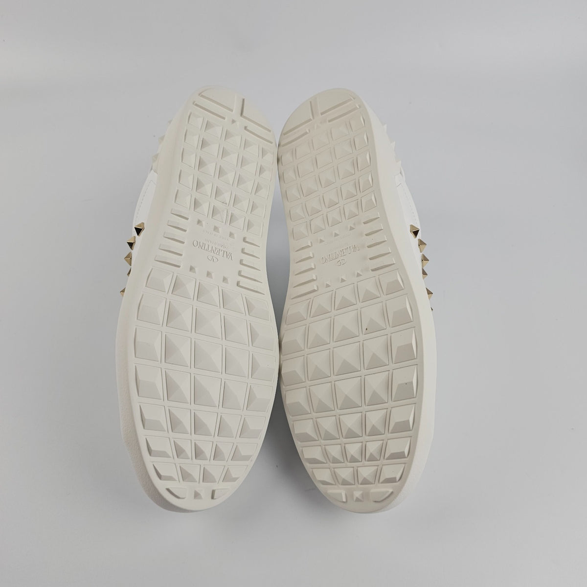 VALENTINO GARAVANI Rockstud Untitled White Sneakers New & Authentic