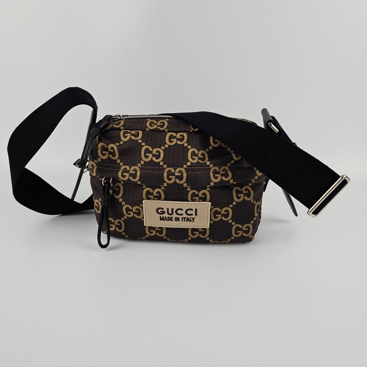 GUCCI $1680 Ebony And Beige GG Ripstop Crossbody Bag New & Authentic