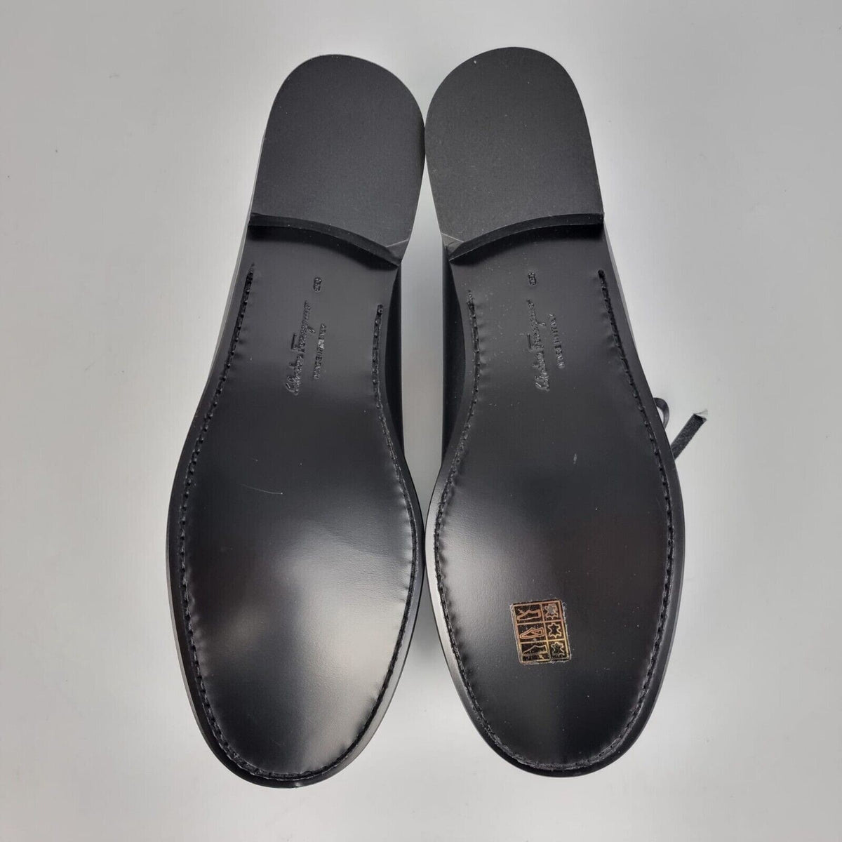 FERRAGAMO Rolo Women's Black Loafers New US8