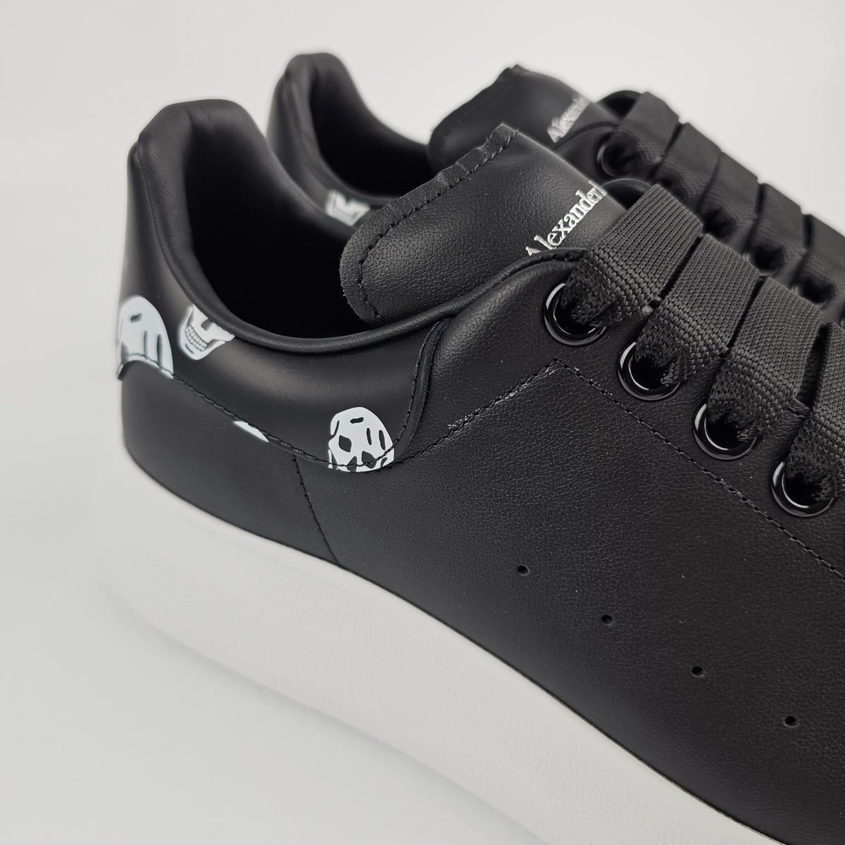 ALEXANDER MCQUEEN Men's Oversized Black/White $760 Sneakers New & Authentic