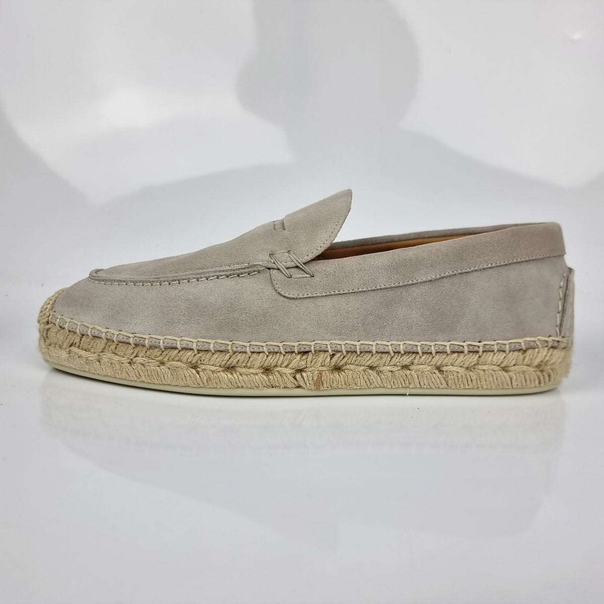 CHRISTIAN LOUBOUTIN Paquepapa Beige Suede Loafers New Size 39 US 6