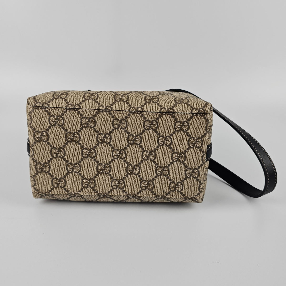 GUCCI GG Emblem Small $2280 Beige And Dark Brown Fabric Bucket Bag New