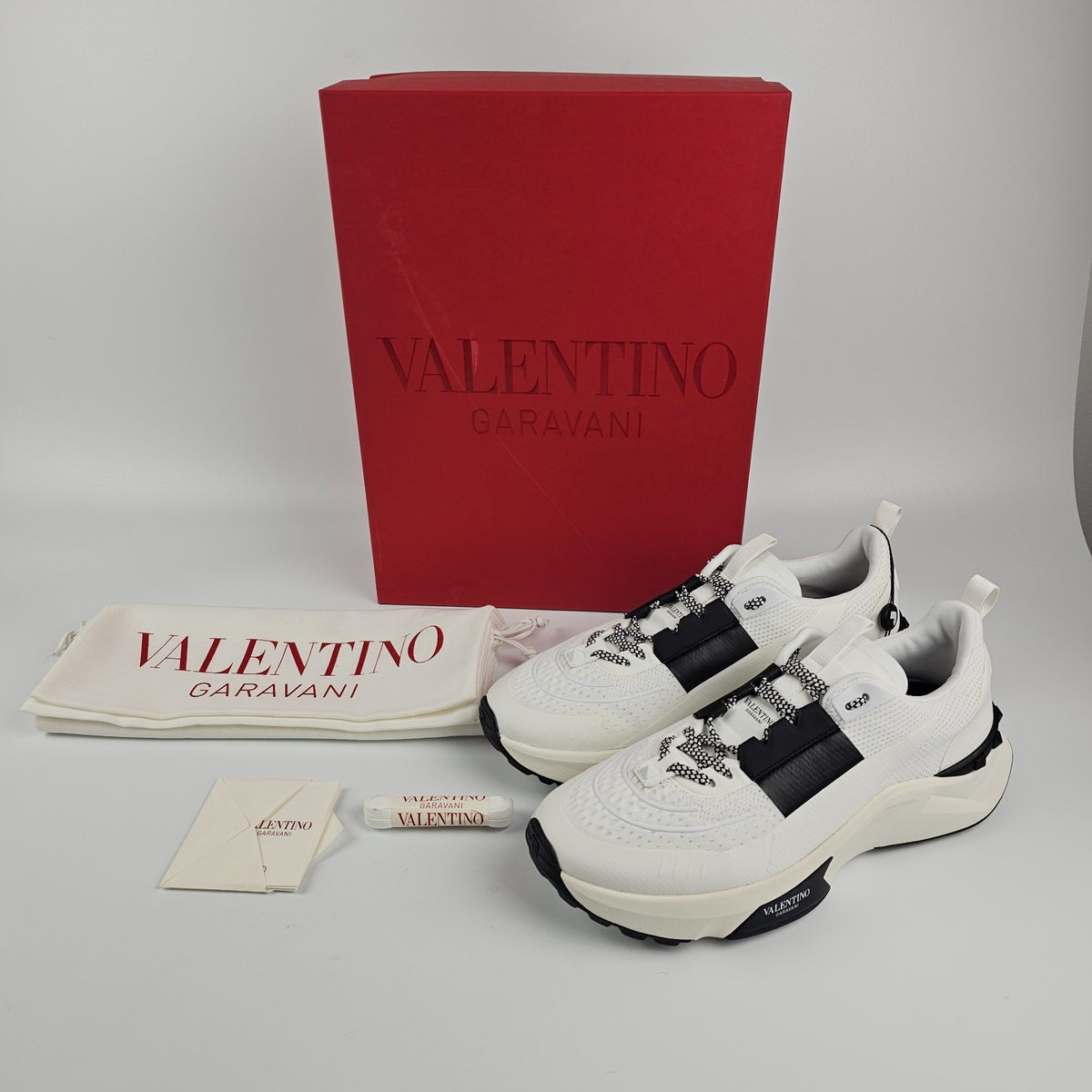 VALENTINO GARAVANI True Act $980 White/Black Sneakers New And Authentic