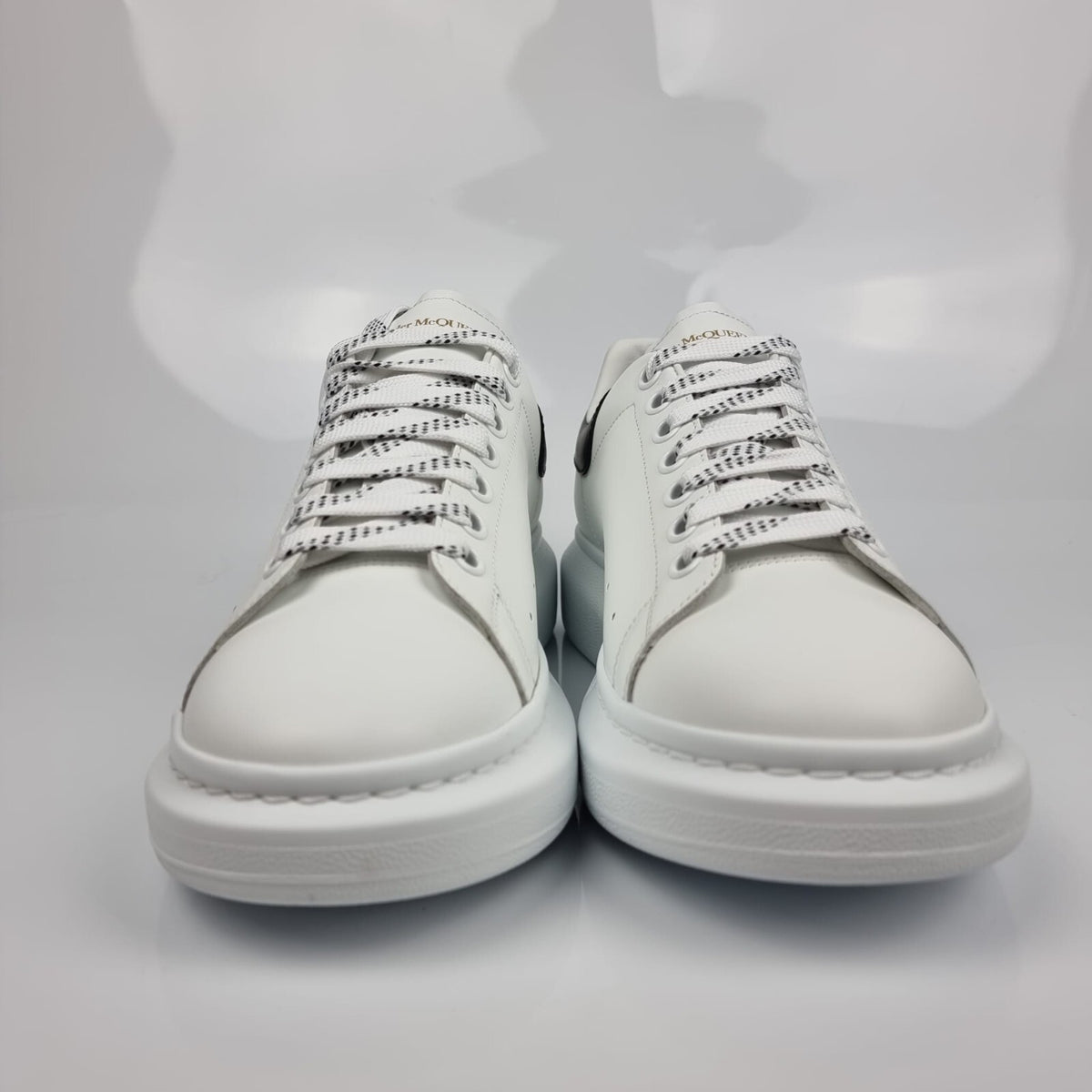 ALEXANDER MCQUEEN Larry White And Black Leather Sneakers New Size 41 US 8