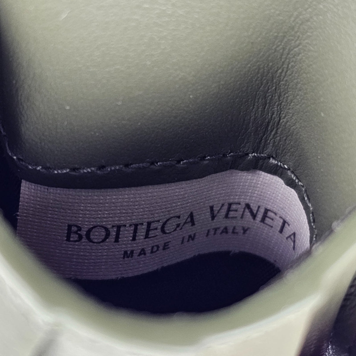 BOTTEGA VENETA Intrecciato $690 Green Bi-Fold Wallet New & Authentic