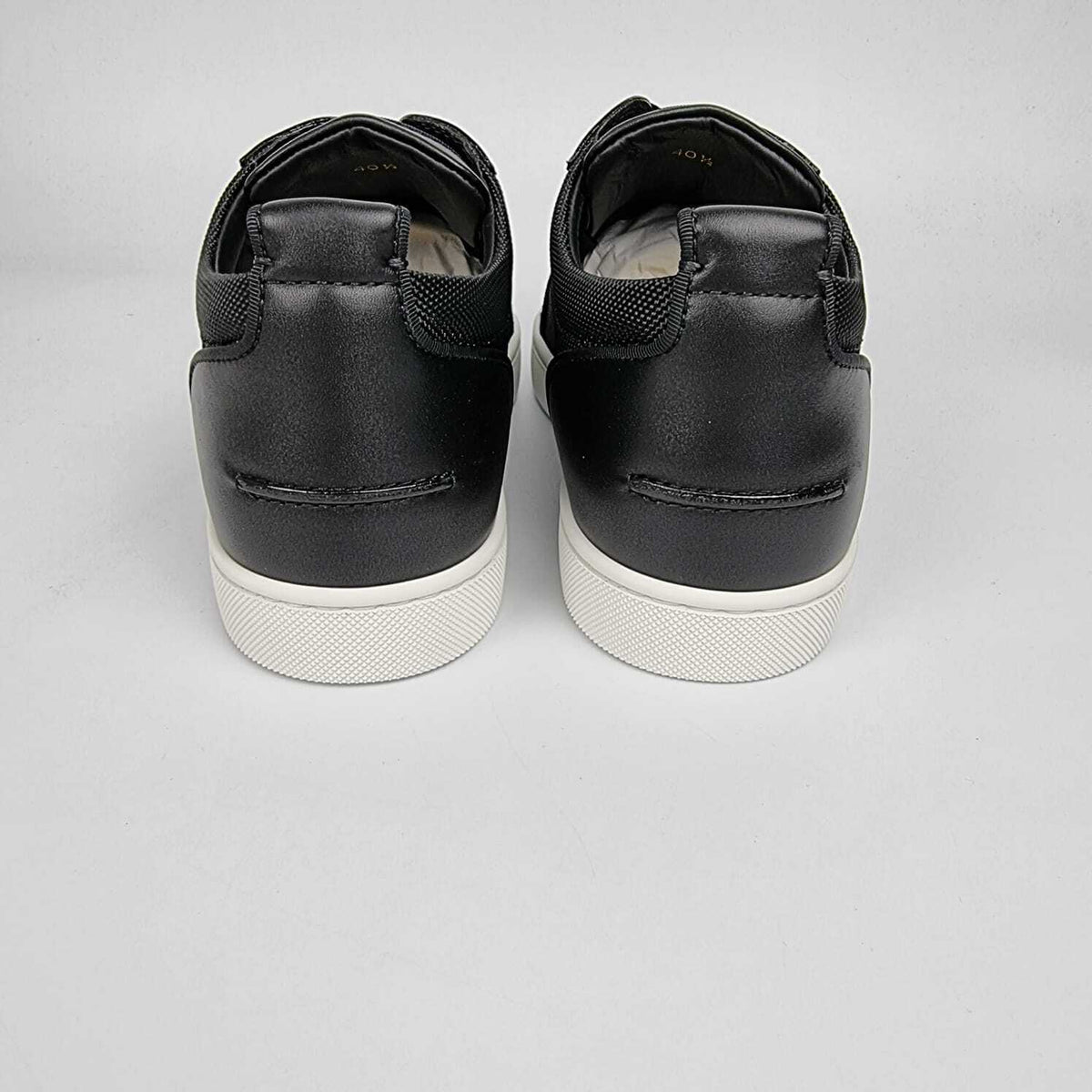 CHRISTIAN LOUBOUTIN Rantulow Black Sneakers New 40.5