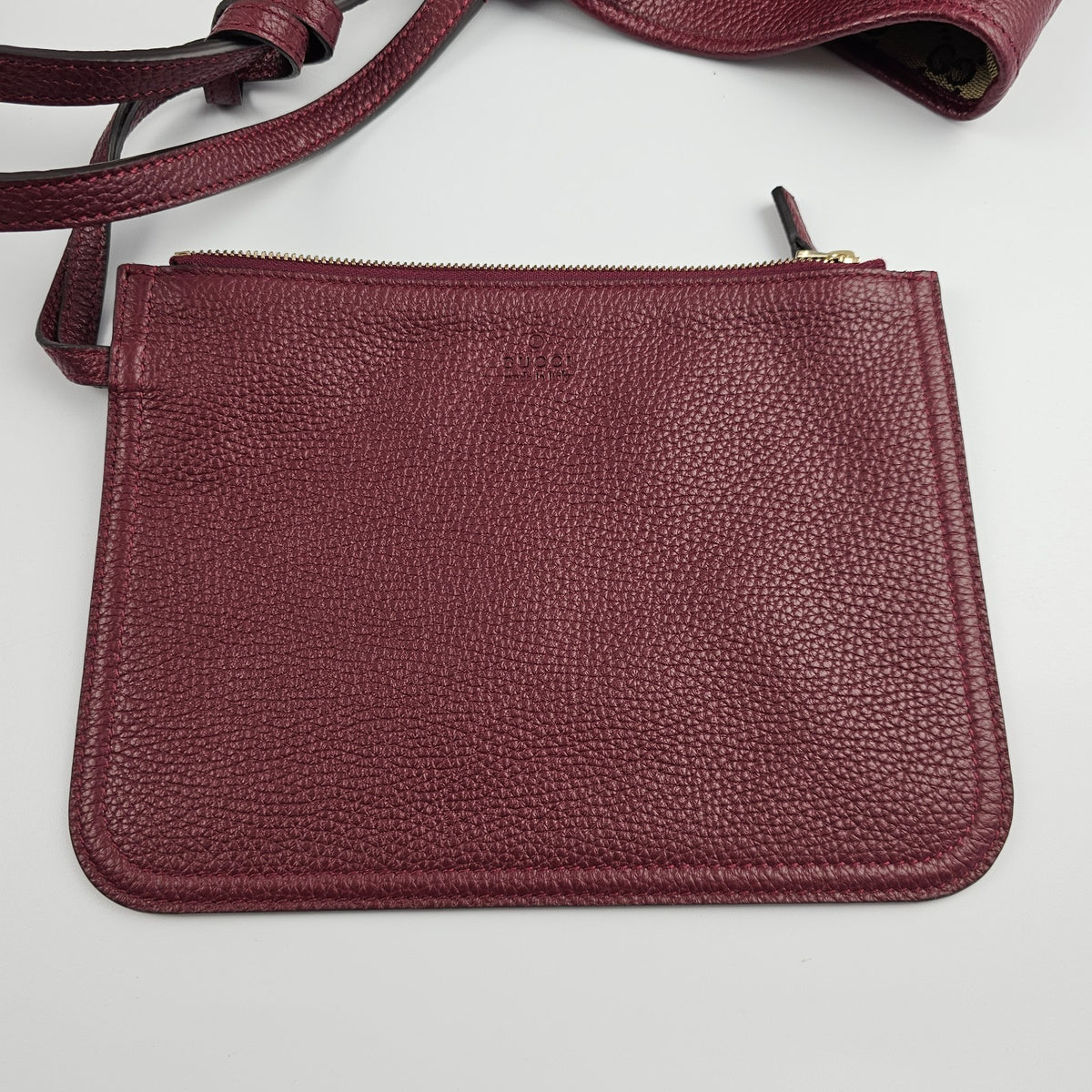 GUCCI Totissima Large $2800 Rosso Ancora Red Leather Tote Bag New & Authentic