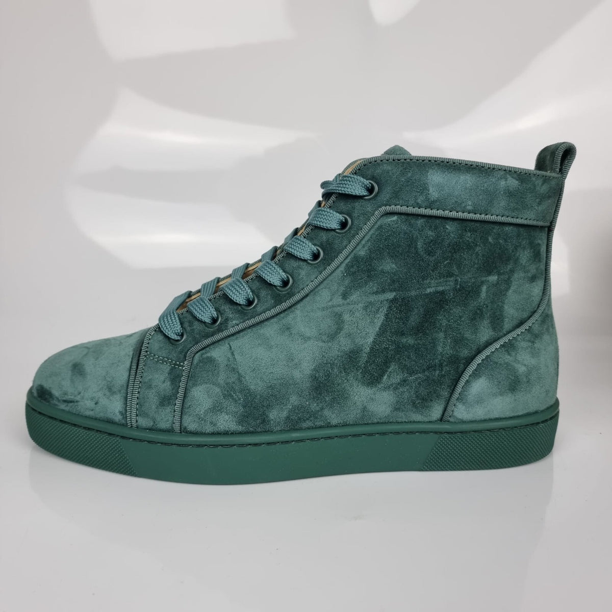 CHRISTIAN LOUBOUTIN Louis Orlato Suede Verveine Sneakers New Size 39.5 US 6.5