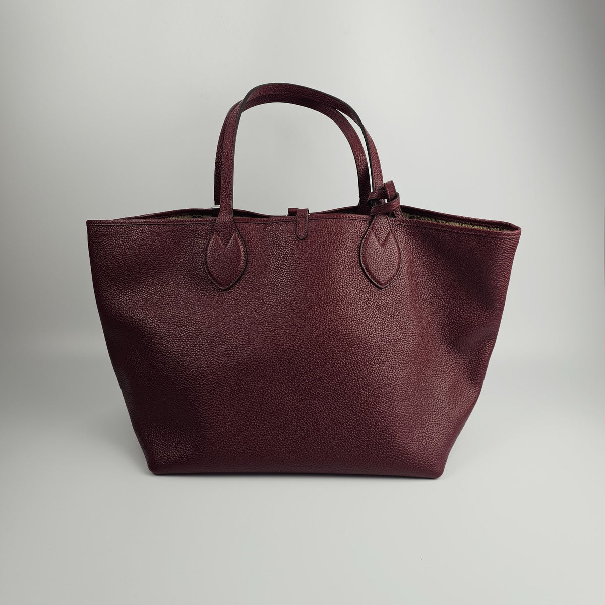 GUCCI Totissima Large $2800 Rosso Ancora Red Leather Tote Bag New & Authentic