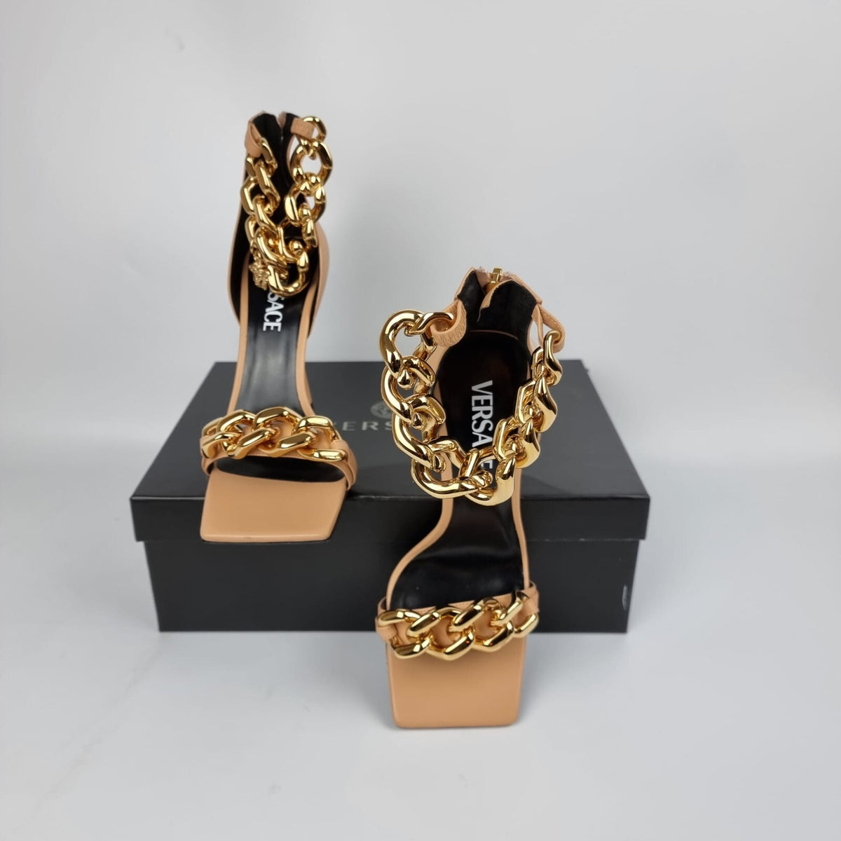 VERSACE 110mm Beige Gold Chain Strap Sandals New Size 38.5 US 8.5