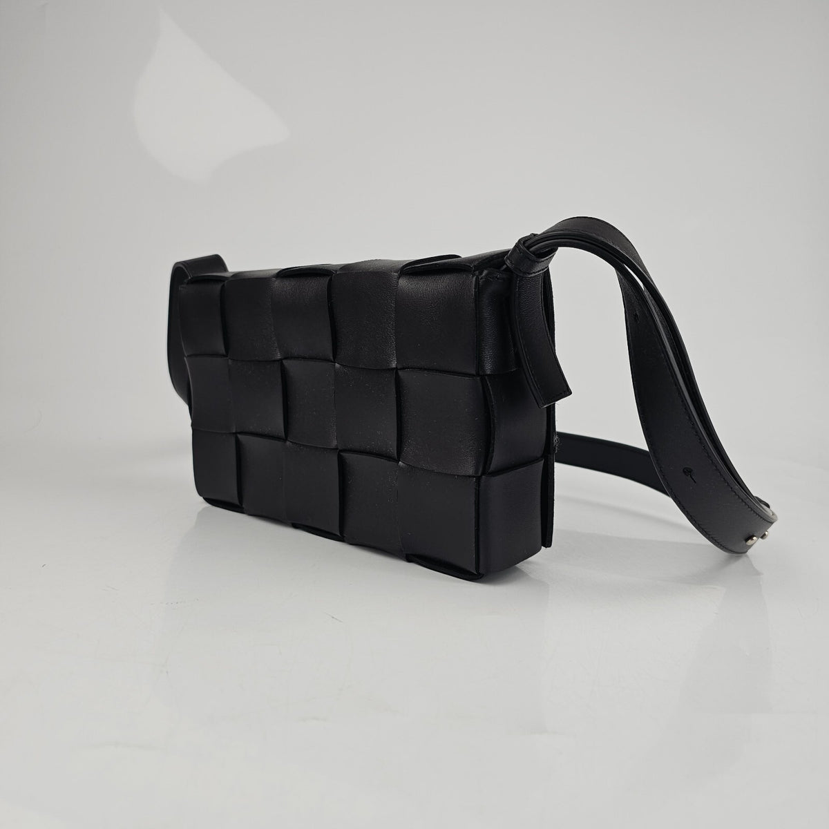 BOTTEGA VENETA Cassette Medium Intreccio Black Leather Shoulder Bag New